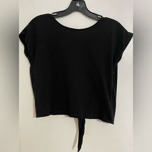 Wilfred Black Cap Sleeve Crop Top in size XS